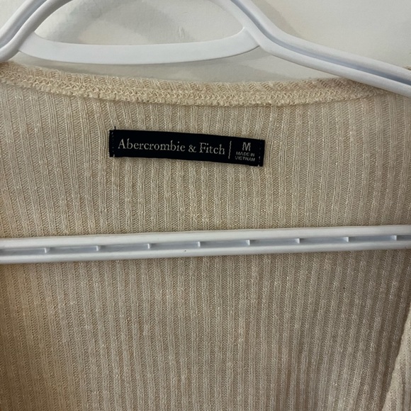 Abercrombie and Finch Wrap Long sleeve - Picture 2 of 2